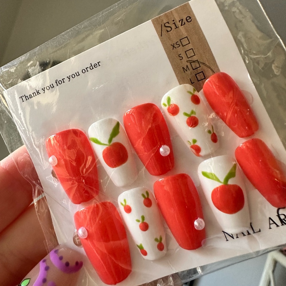 Apple Nail Art Press-Ons
